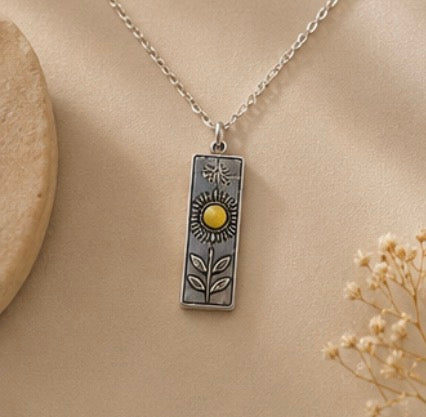 Sunflower necklace, silver ￼